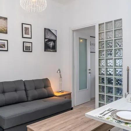 Kosmos Service Apartment Near Turkish Consulat And Saint Dimitrious Church With Additional Cost Parking Thessaloniki Exterior photo