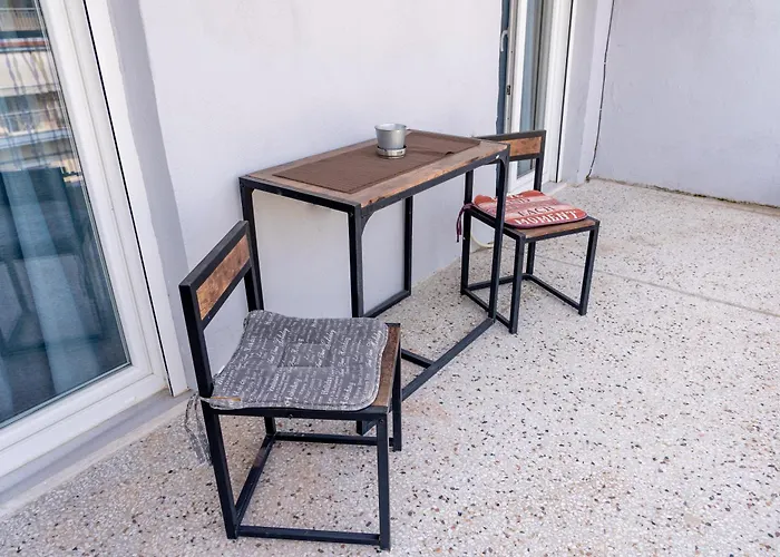 Kosmos Service Apartment Near Turkish Consulat And Saint Dimitrious Church With Additional Cost Parking