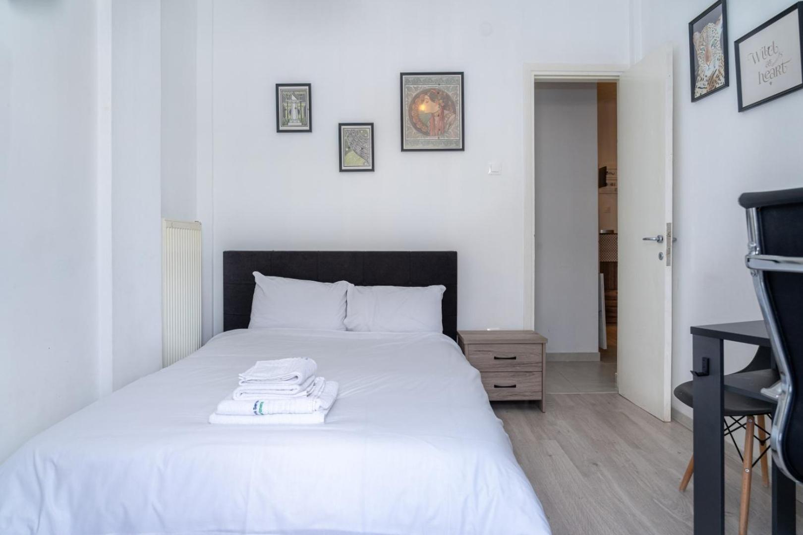 Kosmos Service Near Turkish Consulat And Saint Dimitrious Church With Additional Cost Parking * Soluň