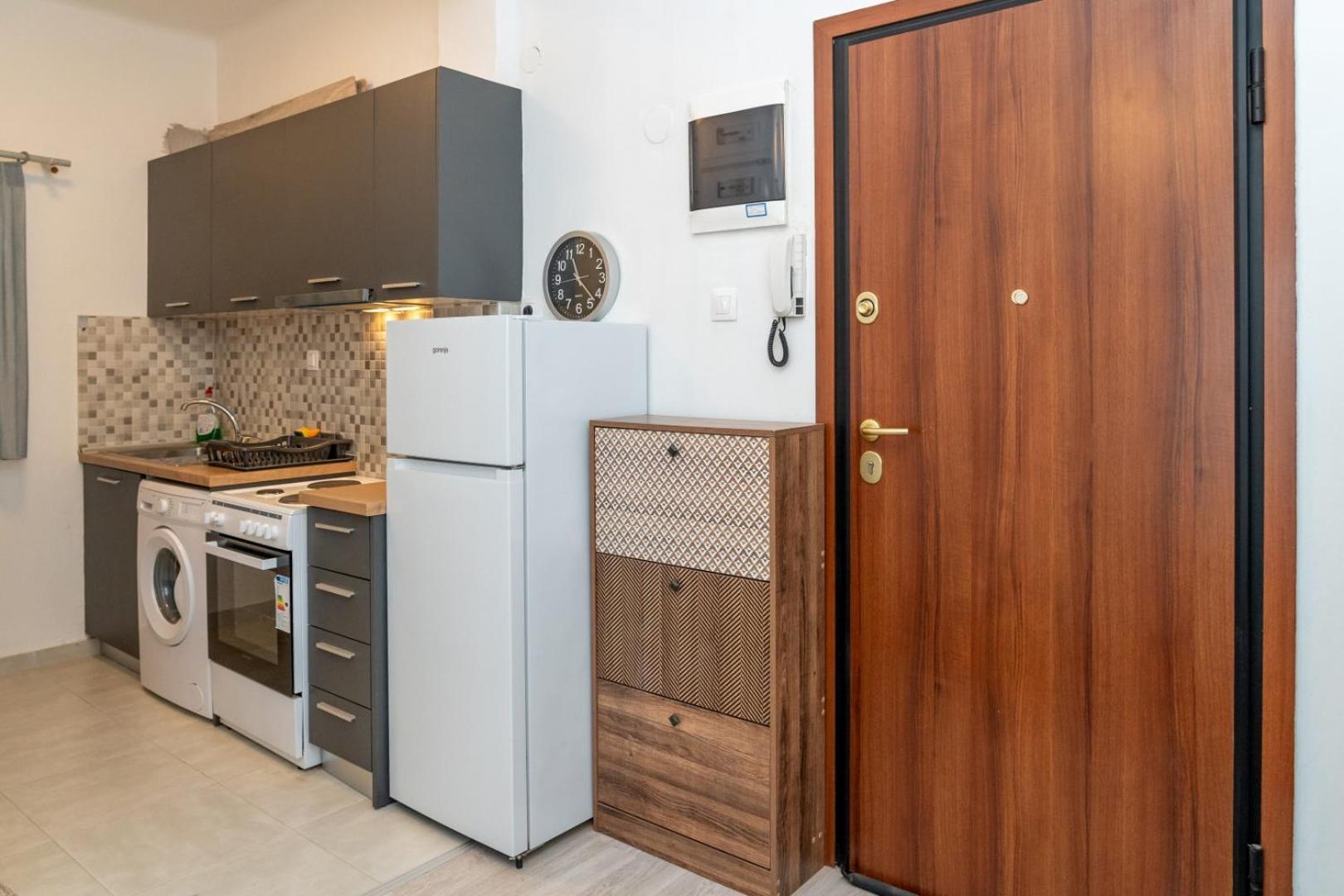 Kosmos Service Near Turkish Consulat And Saint Dimitrious Church With Additional Cost Parking Apartmán *