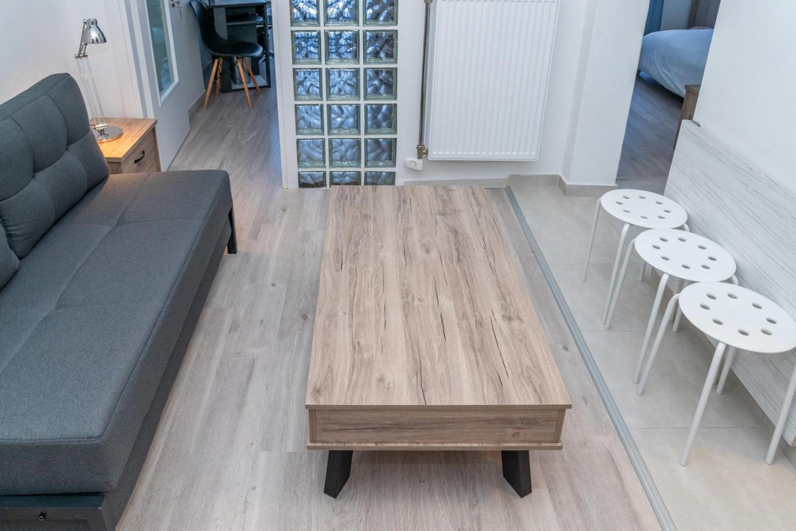 Kosmos Service Near Turkish Consulat And Saint Dimitrious Church With Additional Cost Parking Apartmán *