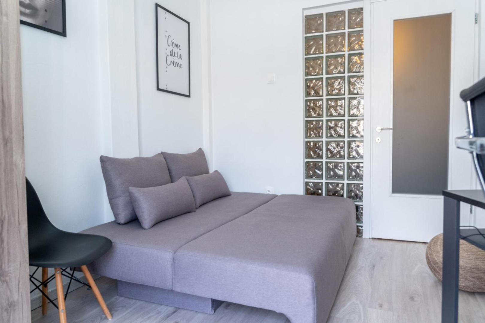 Kosmos Service Near Turkish Consulat And Saint Dimitrious Church With Additional Cost Parking Apartmán